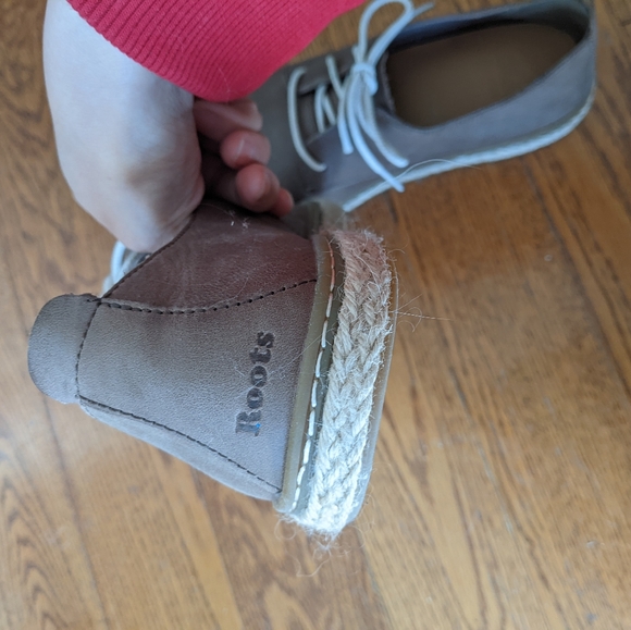 BNWOT Roots Leather Sneakers - Picture 5 of 6